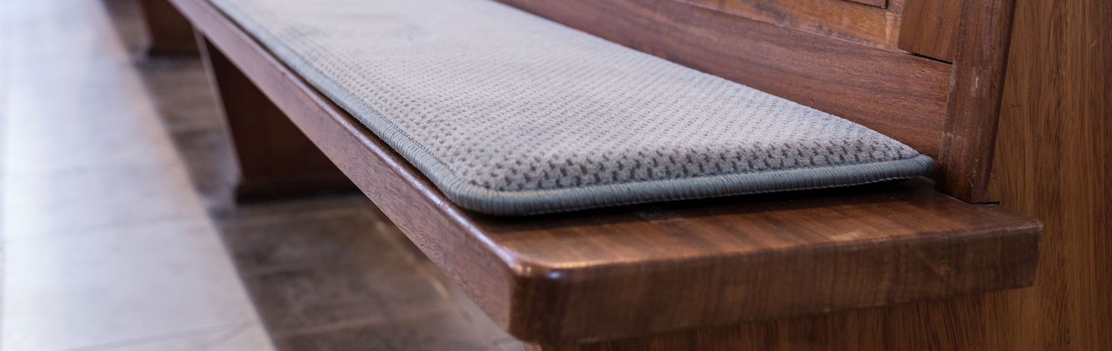 ławka w kościele ogrzewane poduszki na ławki Thermoplush 230 Volt welur strukturalny Wadern